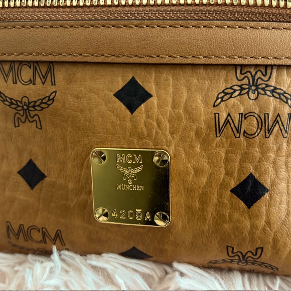 MCM Visetos Beltbag in Cognac